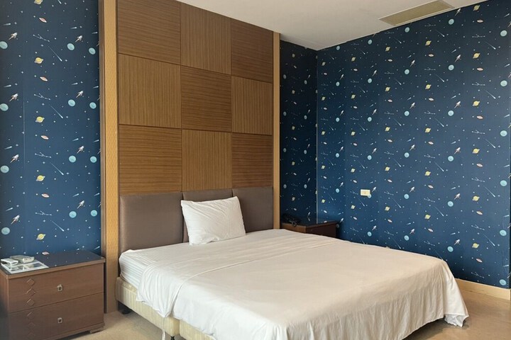 Room 45 of 79