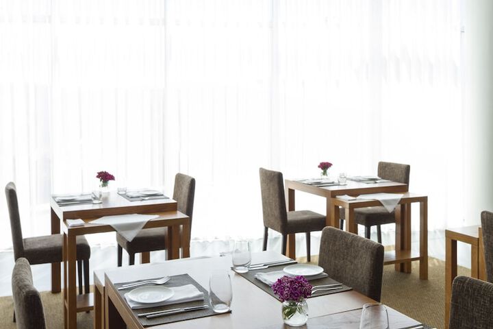 Dining 57 of 98