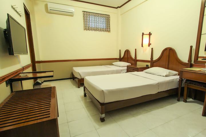 Room 9 of 44
