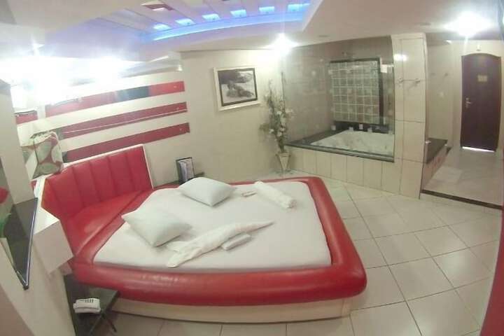 Room 11 of 63