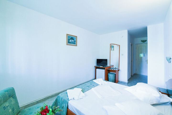 Room 10 of 56
