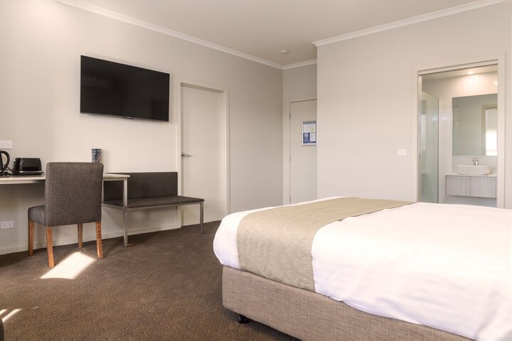 Room 17 of 32