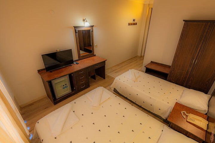 Room 4 of 24