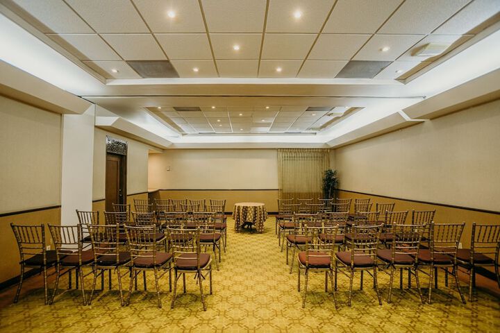 Business Center 60 of 64