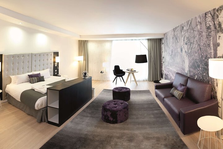 Room 13 of 69
