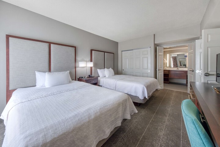 2 Queen Beds 1 Bedroom Suite (6 of 52)