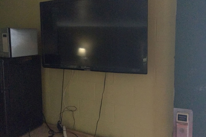 Room 14 of 38