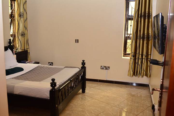 Room 12 of 18