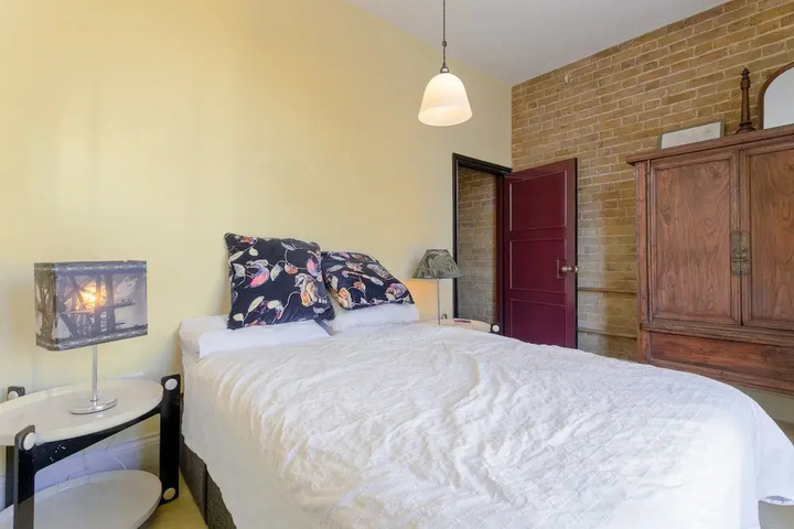 Room 4 of 21