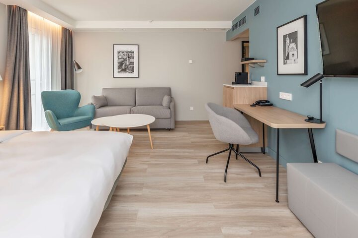 Room 15 of 74