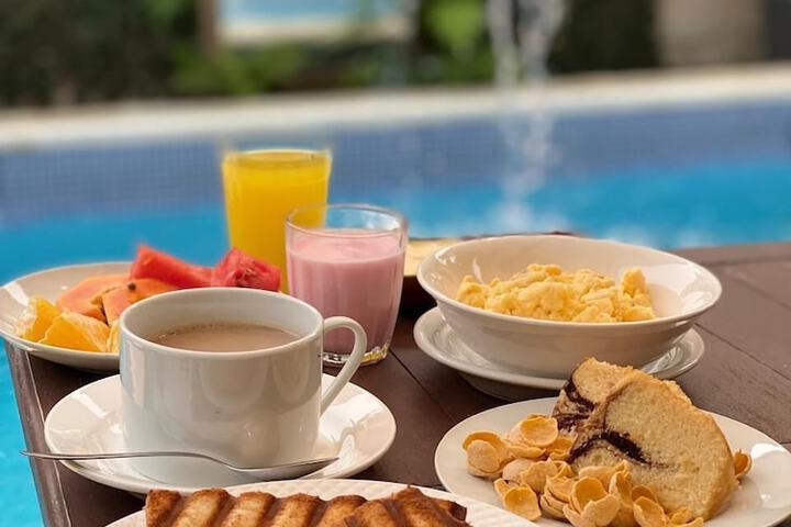 Breakfast/Coffee Service 6 of 8