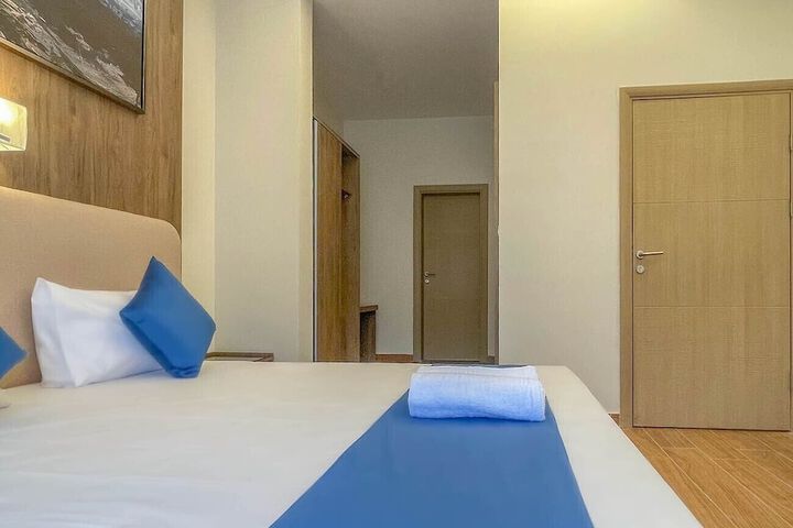 Room 16 of 53