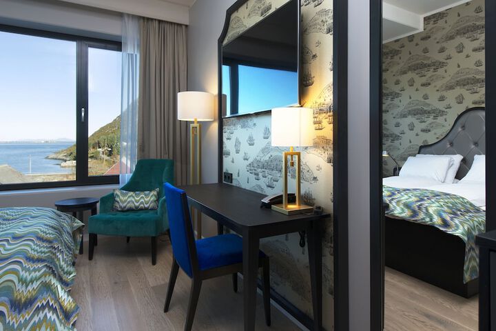 Room 16 of 48