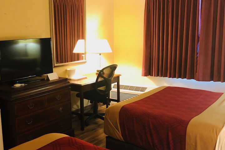 Room 4 of 26