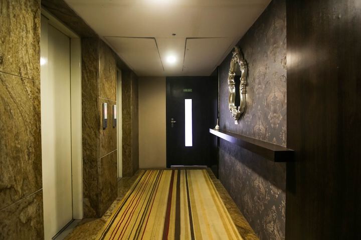 Ballroom/Hall 56 of 64