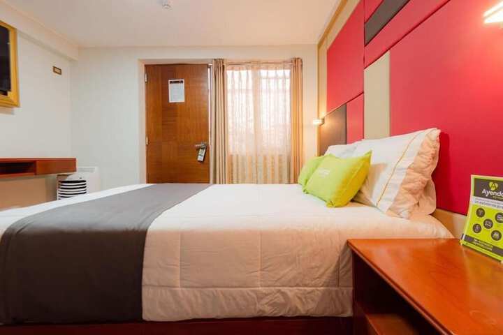 Room 9 of 28