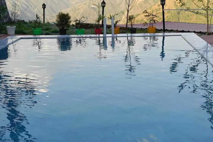 Pool 28 of 32