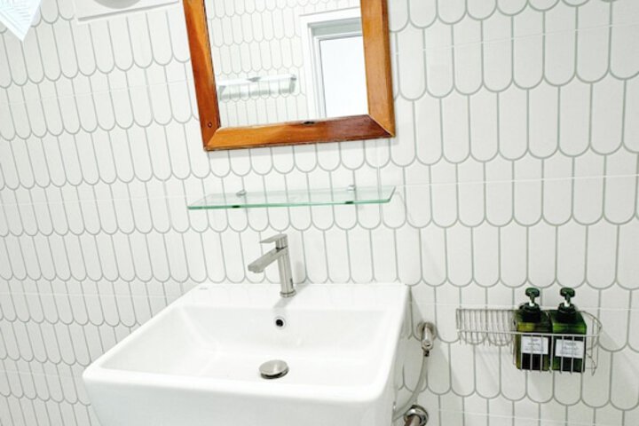 Room 10 of 23
