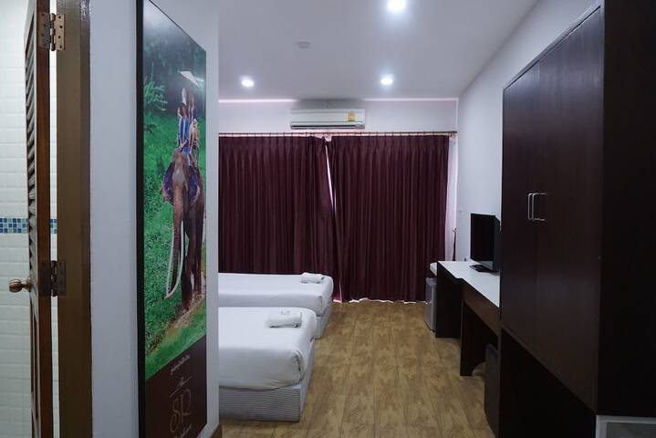 Room 7 of 38