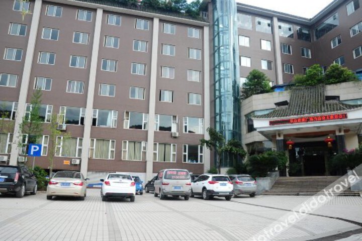 Jinhe Holiday Hotel