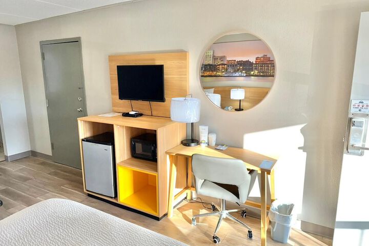 Room 10 of 46