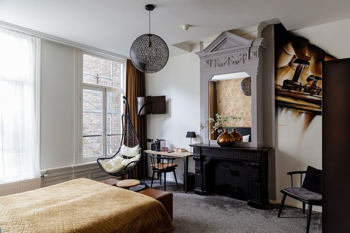 Room 8 of 27