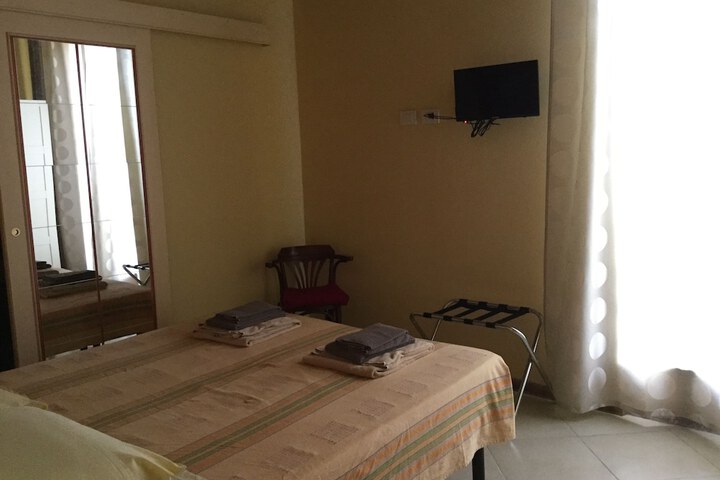 Room 5 of 5