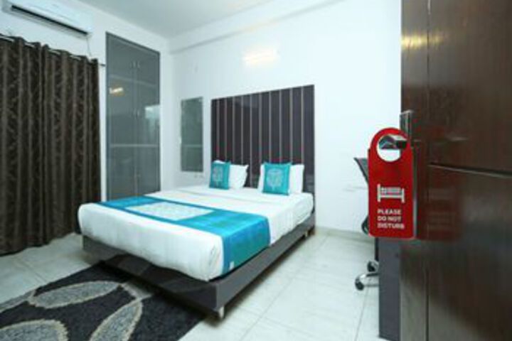 Room 14 of 25