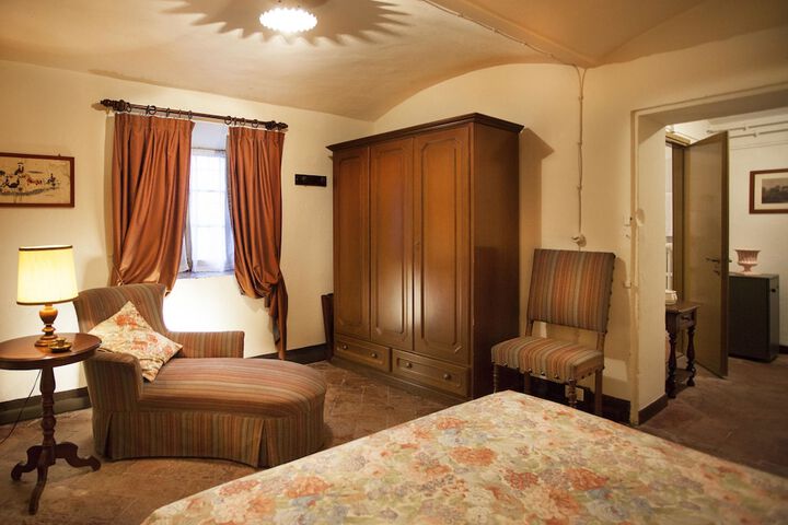 Room 5 of 65