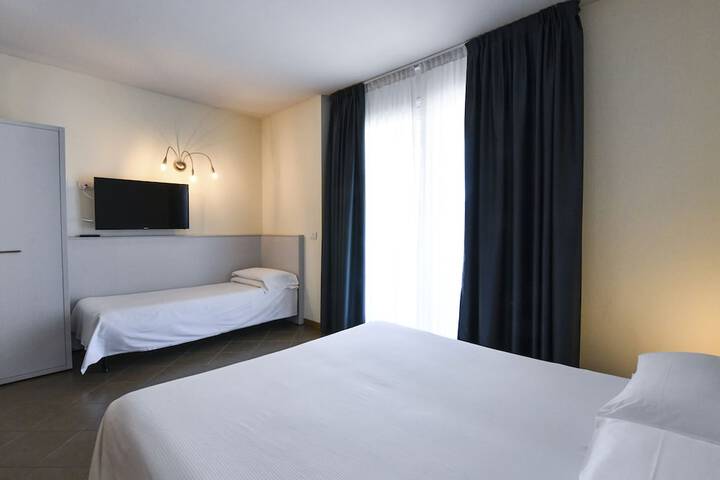 Room 63 of 102