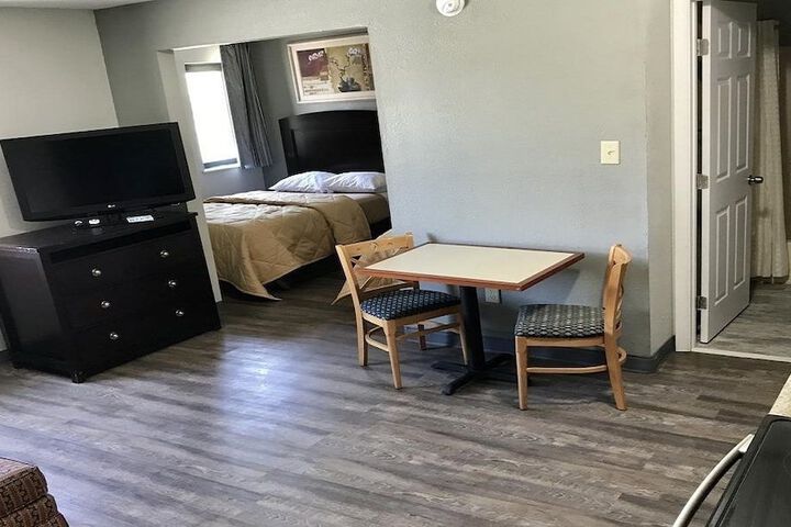 Room 13 of 14