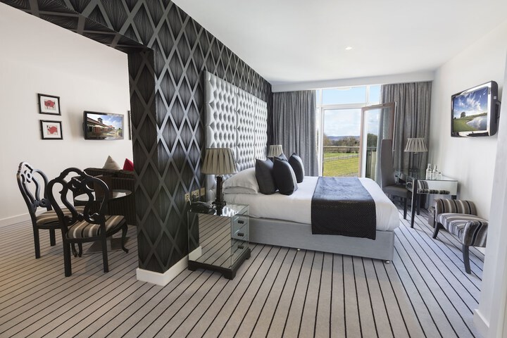 Room 11 of 60