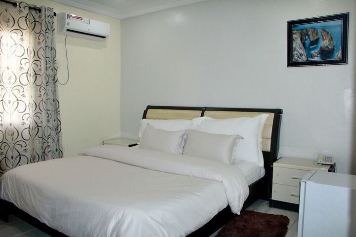 Room 5 of 34