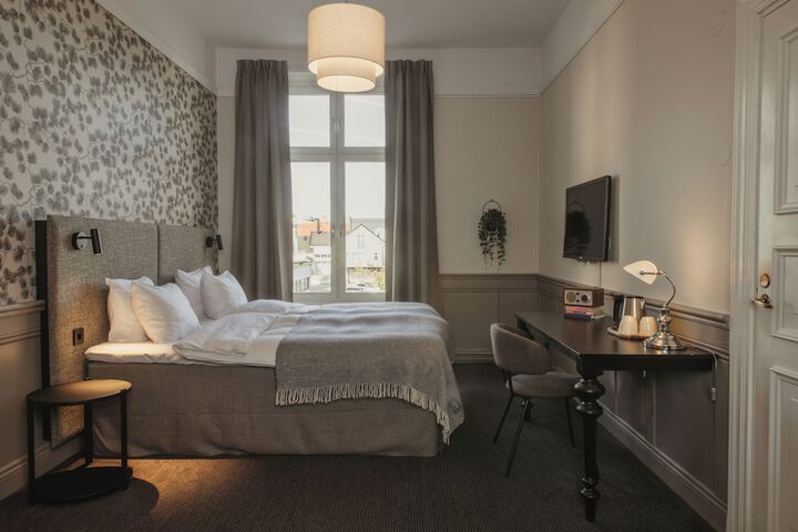 Room 62 of 184