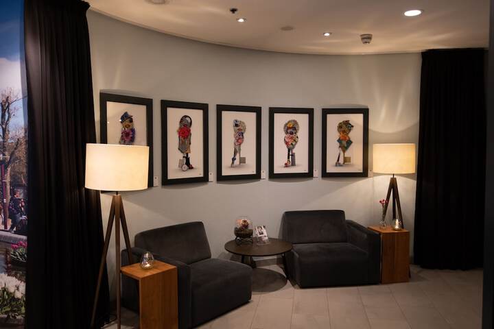 Guest Lobby