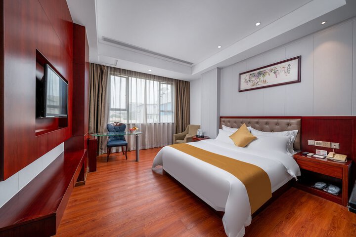 Room 27 of 70