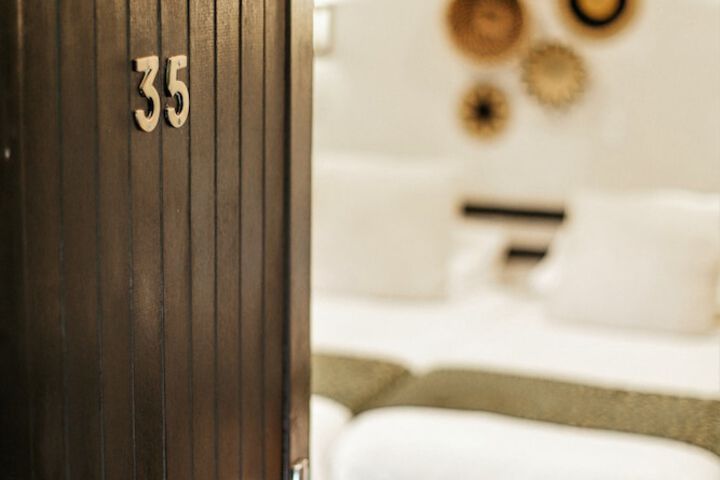Room 13 of 78