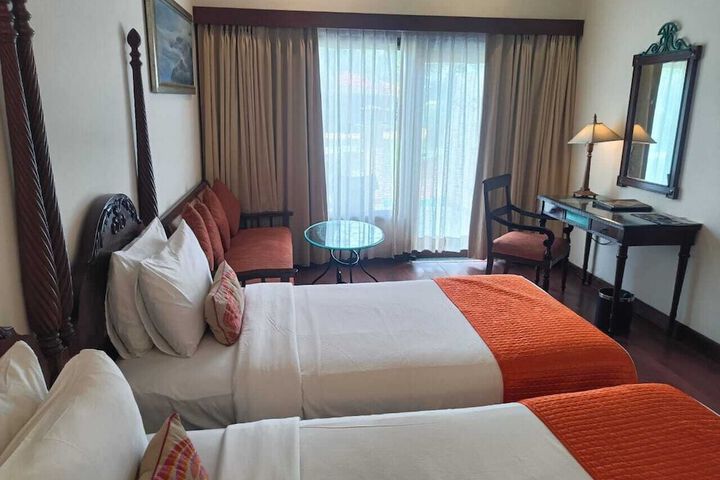 Room 11 of 35