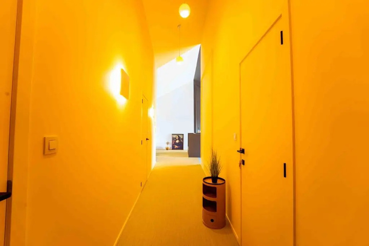 Room 10 of 20