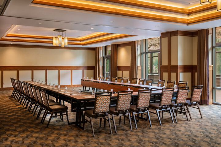 Meeting facility