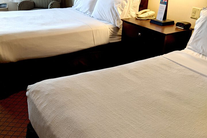 2 Double Beds (9 of 11)