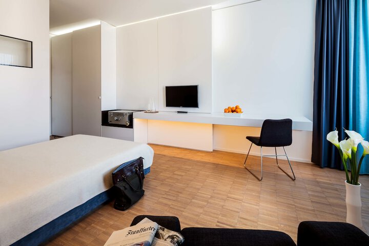 Room 8 of 21