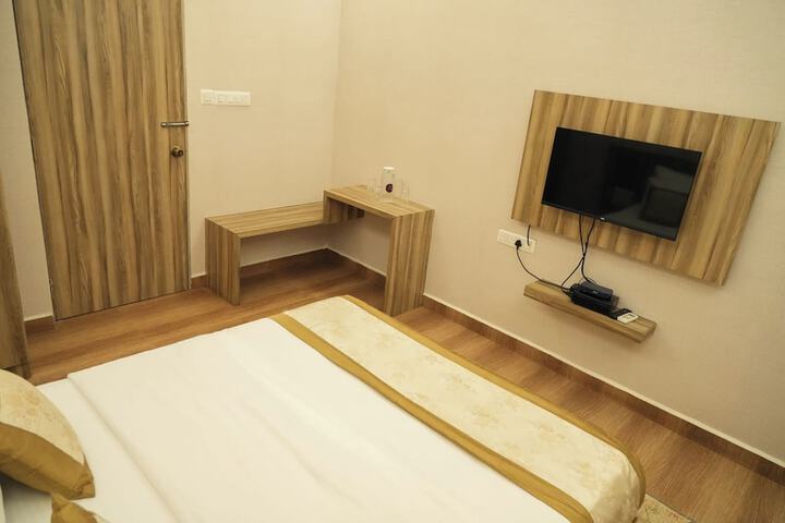 Room 13 of 51