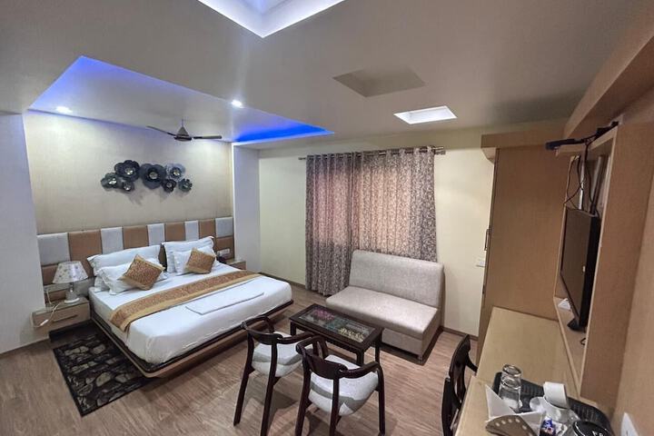 Room 10 of 23