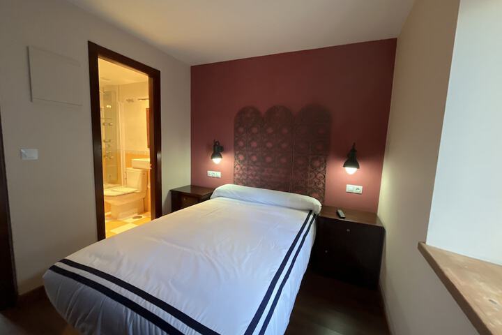 Room 40 of 95