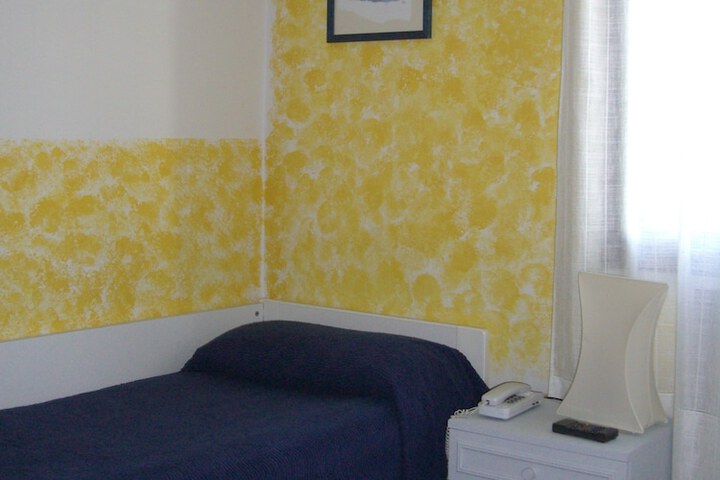 Room 8 of 53