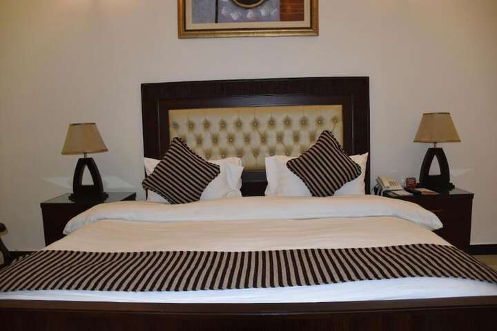 Room 12 of 21