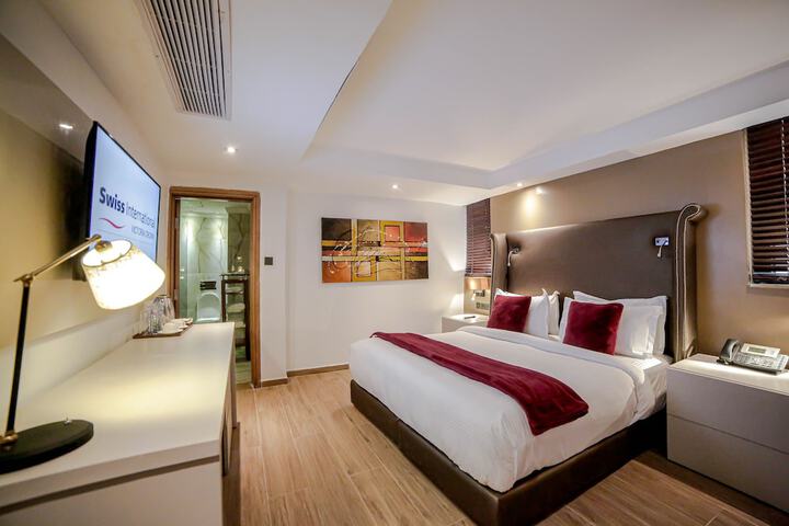 Room 14 of 82