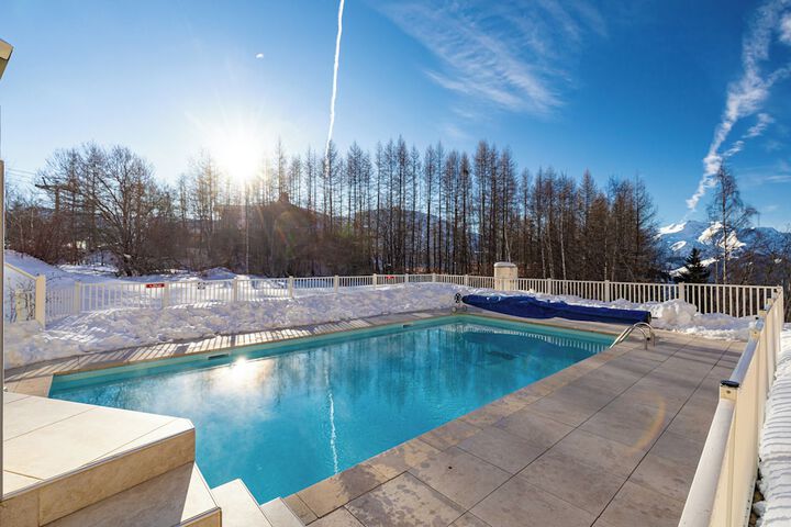 Pool 60 of 111