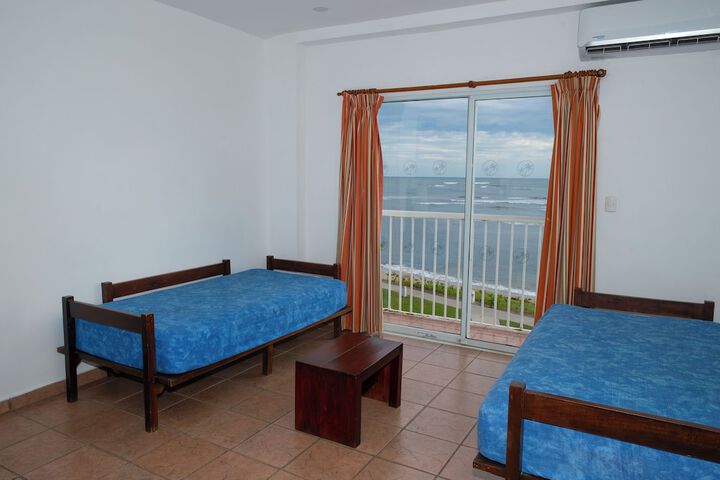 Room 16 of 130